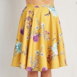 Modcloth Skirt "Ikebana for All" in Size Medium